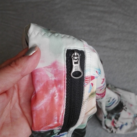 !!! 20$ ADD ON !!! lululemon leggings size 4 - Picture 6 of 9